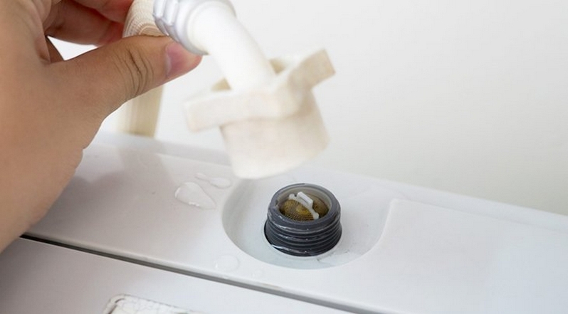 Cách nhận biết van cấp nước máy giặt bị hỏng