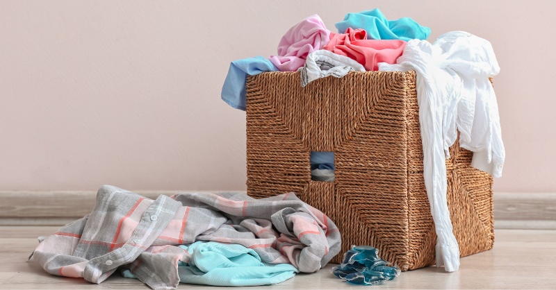 Cần phân loại quần áo theo chất liệu trước khi giặt với chế độ Intensive Wash