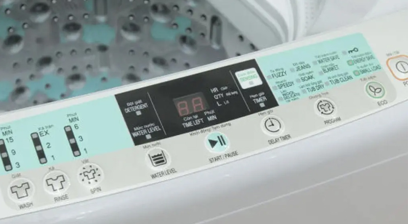 Liên hệ với trung tâm bảo hành khi máy giặt Hitachi không vắt 
