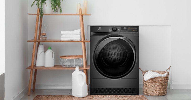 Máy Sấy Bơm Nhiệt Electrolux 9 Kg EDH903R7SC chăm sóc quần áo của mọi gia đình