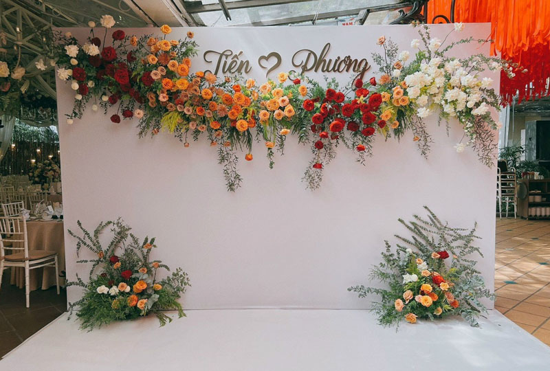 Backdrop đám cưới đơn giản nhưng ấn tượng