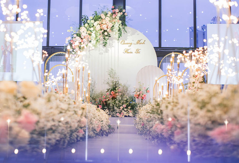 Backdrop đám cưới hiện đại ấn tượng