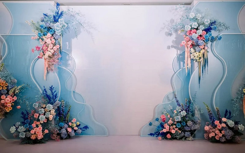 Backdrop đám cưới hiện đại cho cặp đôi