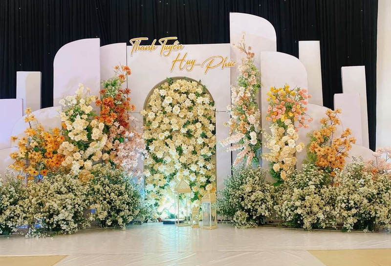 Backdrop đám cưới hiện đại nên tham khảo