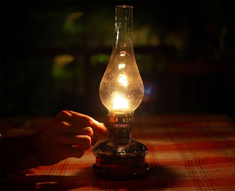 Bé sinh năm 2025 thuộc mệnh Phú Đăng Hỏa (Lửa đèn dầu)
