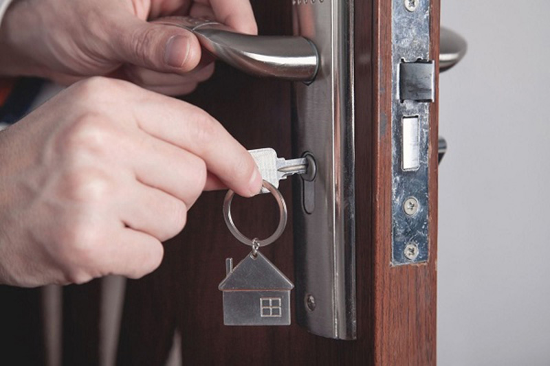 Các bước mở khóa tay gạt từ bên trong