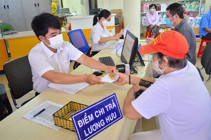 Tỷ lệ hưởng lương hưu phụ thuộc vào thời gian đóng BHXH và giới tính