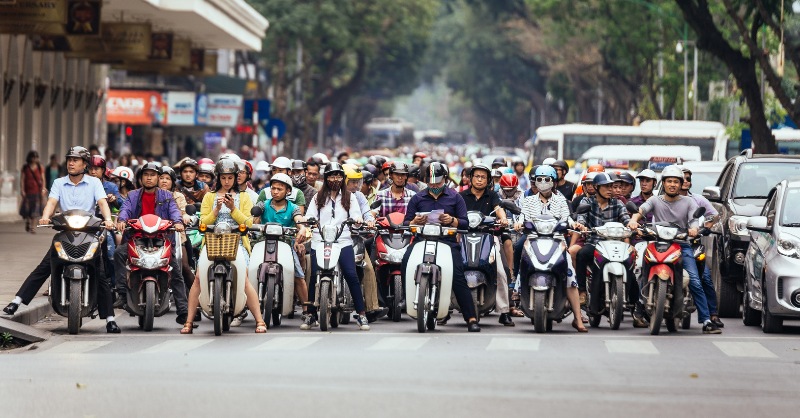 Rẽ phải khi đèn đỏ sẽ bị trừ bao nhiêu điểm trên giấy phép lái xe?