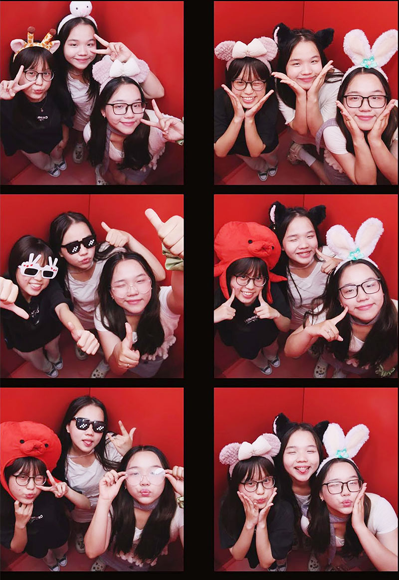 Cách tạo dáng chụp Photobooth cho nhóm bạn 2