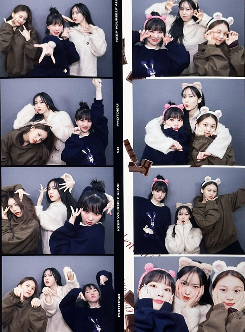 Cách tạo dáng chụp Photobooth cho nhóm bạn 4