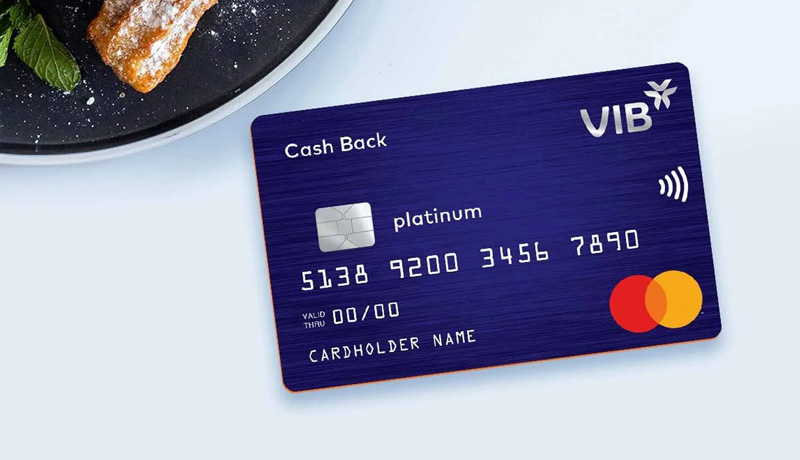 Thẻ tín dụng cho phép chủ thẻ chi tiêu trong hạn mức nhất định