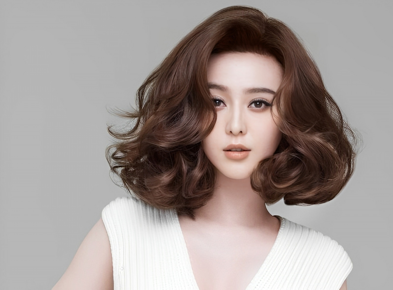 Tóc uốn sóng lọn to ngang vai