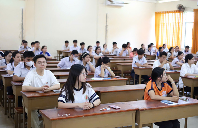 Xét tuyển bằng kết quả thi đánh giá năng lực (ĐGNL) / đánh giá tư duy (ĐGTD) 2025