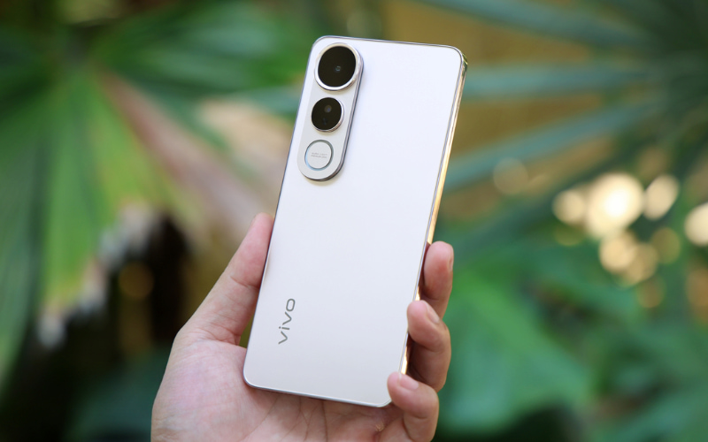 Vivo V50 Lite 5G được trang bị pin 6500mAh, sạc nhanh 90W