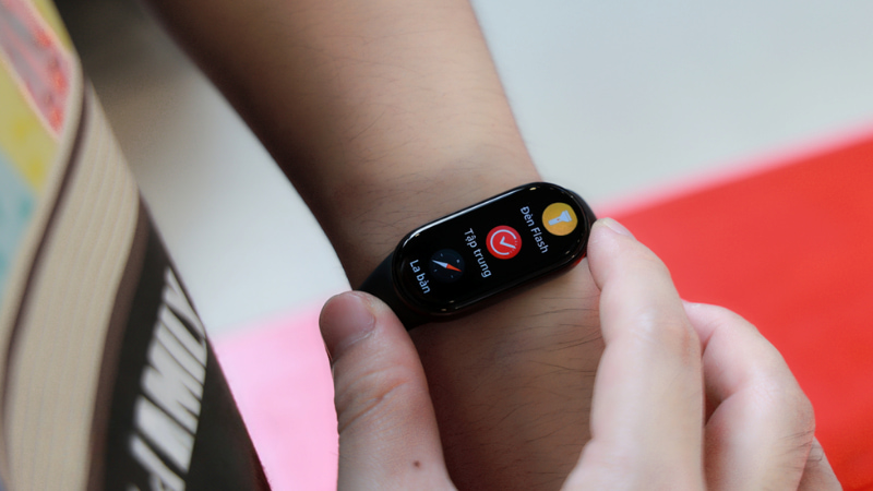 Đánh giá pin Xiaomi Band 10