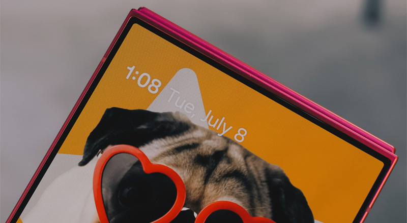 Galaxy Z Flip7 mở rộng không gian hiển thị với thiết kế viền mỏng