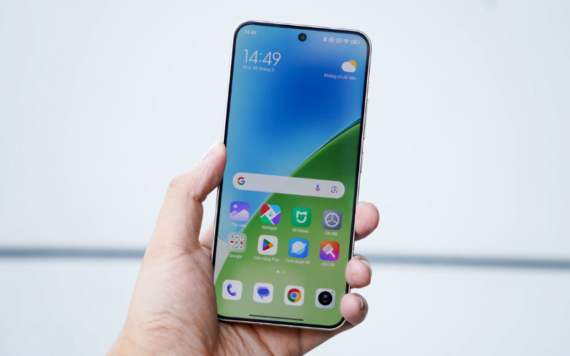 Màn hình Xiaomi 15 sáng rõ nét