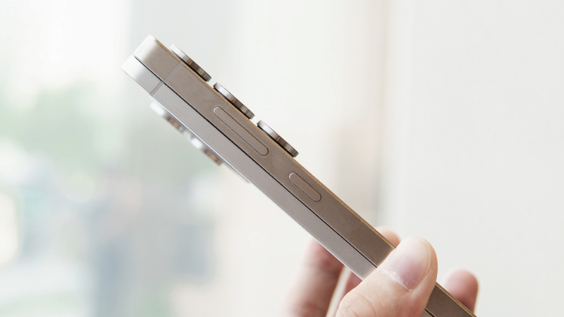 Galaxy S25 Edge mỏng nhẹ hơn Galaxy S25 Ultra