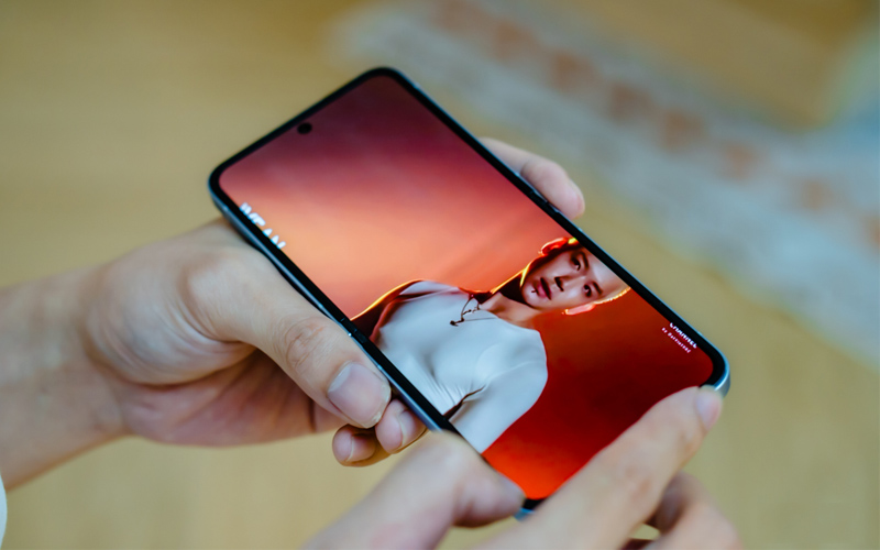 Galaxy Z Flip6 có màn hình hiển thị 6.7 inch