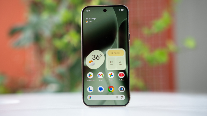 Giao diện Google Pixel 10 Pro với Android 16 và trợ lý Gemini AI mới nhất