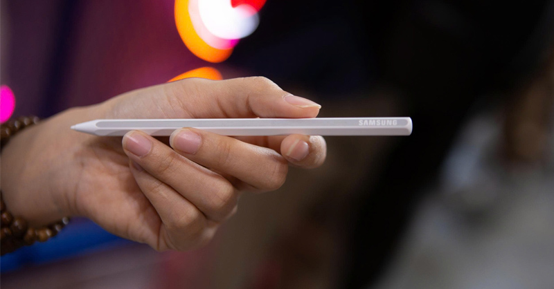 Thiết kế đầu bút hình nón của S Pen trên Galaxy Tab S11 series