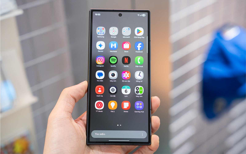 Galaxy Z Fold7 được cải tiến kích thước màn hình phụ 
