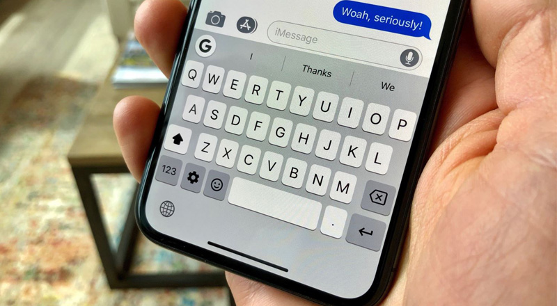 Gõ nhanh bàn phím iPhone để xác định màn hình zin hay lô 