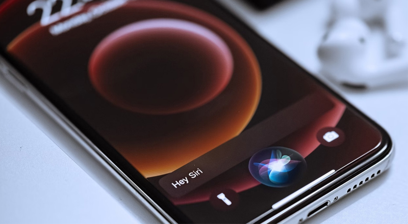 Giữ nút nguồn để gọi Siri 