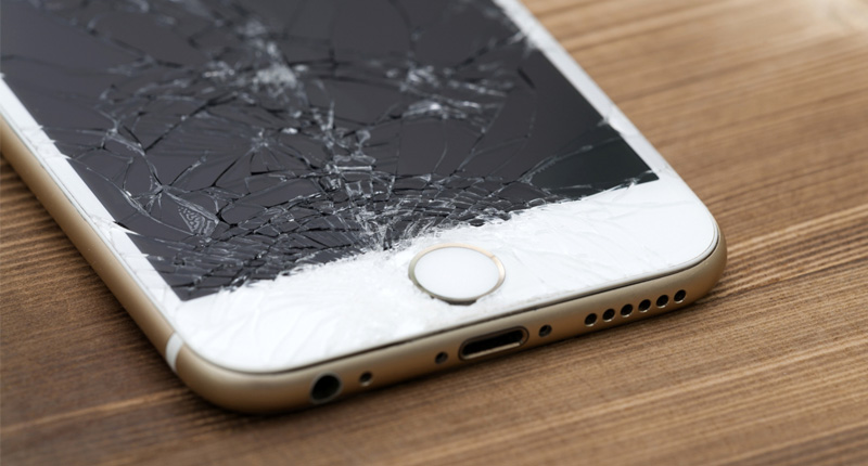 Thay màn hình iPhone khi gặp sự cố va chạm 