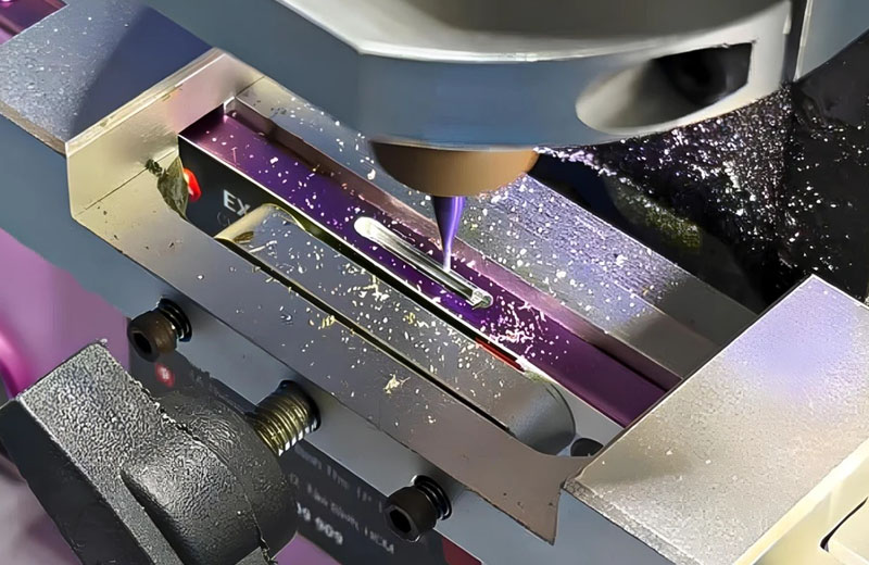 iPhone CNC có giá trị thấp hơn nhiều so với hàng chính hãng