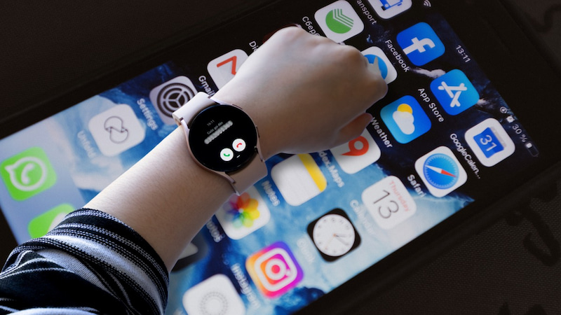 Kết nối Galaxy Watch với điện thoại iPhone