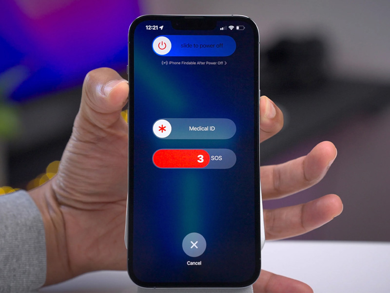 Khởi động lại điện thoại để khắc phục lỗi iPhone sạc không vào pin