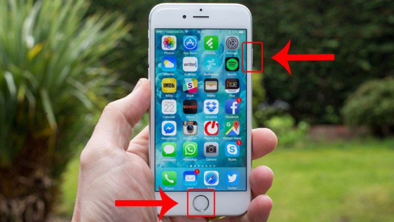 Sử dụng phím cứng để kích pin iPhone