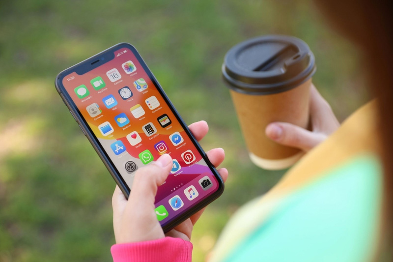Nhận biết iPhone Zin nguyên bản bằng cách kiểm tra màn hình