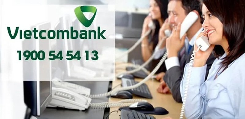 Gọi đến số tổng đài của Vietcombank để kiểm tra số dư