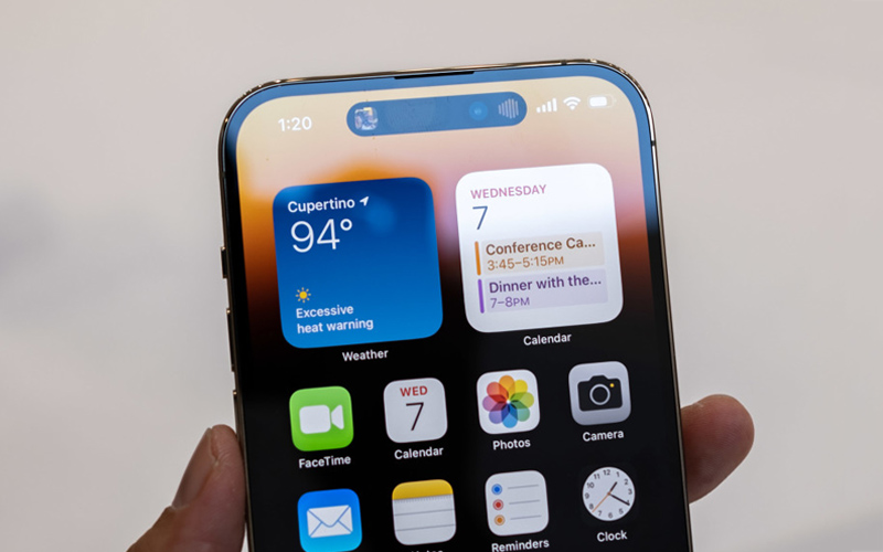 Màn hình iPhone 14 Pro từ màn hình tai thỏ sang dạng viên thuốc 