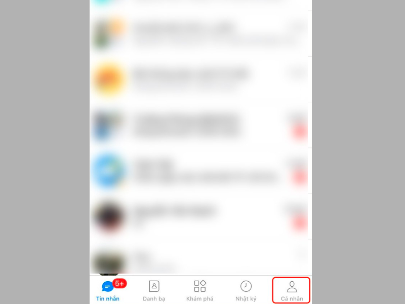 Khởi chạy ứng dụng Zalo và nhấn vào mục Cá nhân