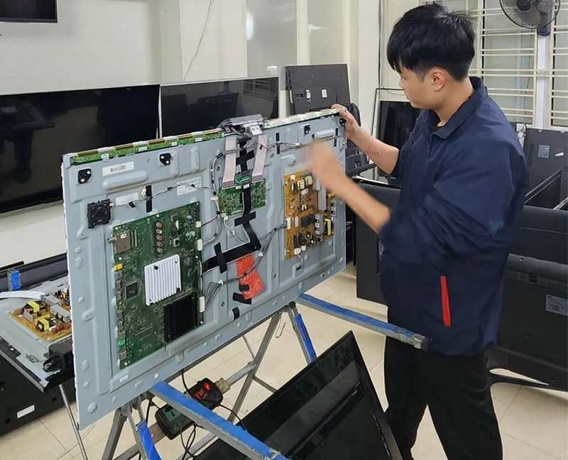 Tivi bị hư bo mạch sửa được không?