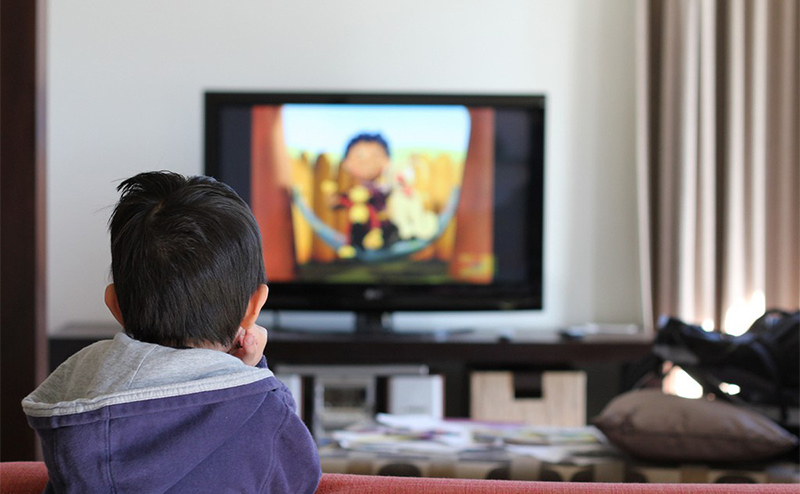 Tivi vững chắc và kích thước phù hợp