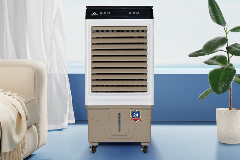 Đặt quạt điều hòa trên mặt sàn phẳng, chắc chắn