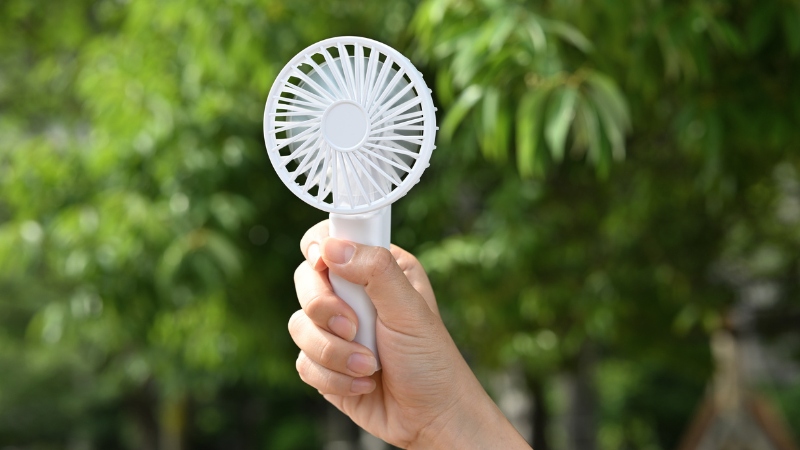 Quạt tích điện sử dụng được ở nhiều nơi