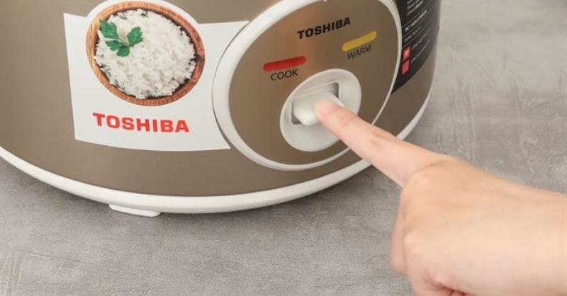 Đèn báo cháy hoặc hỏng khiến nồi cơm điện không sáng đèn