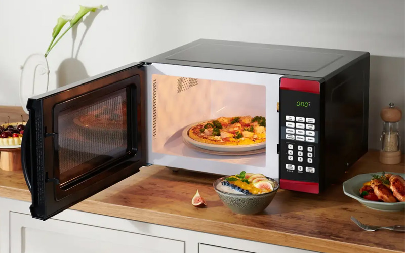 Lò vi sóng làm nóng thực phẩm từ bên trong