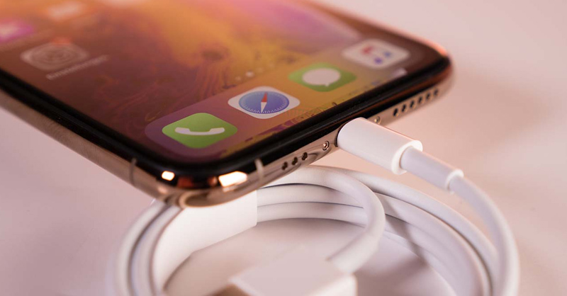 iPhone đang sạc bị dừng thì khắc phục như thế nào