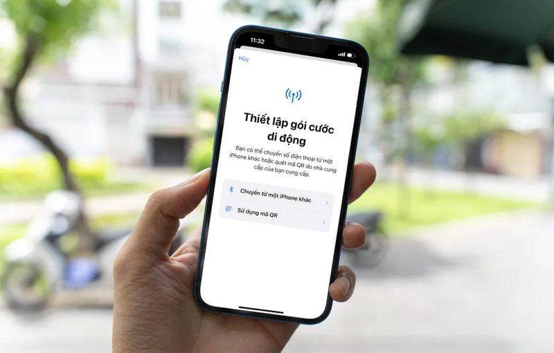 Người dùng có thể kích hoạt 2 eSIM cùng lúc từ dòng iPhone 13 