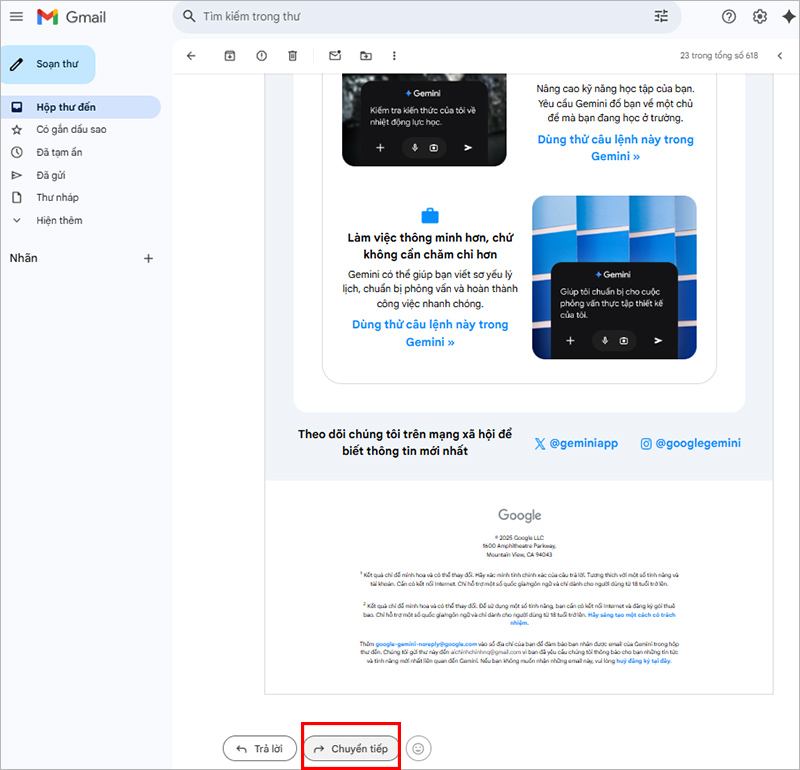 Ở cuối email, bạn sẽ thấy biểu tượng mũi tên quay sang phải