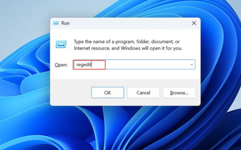 Gõ “regedit” vào hộp thoại rồi nhấn Enter