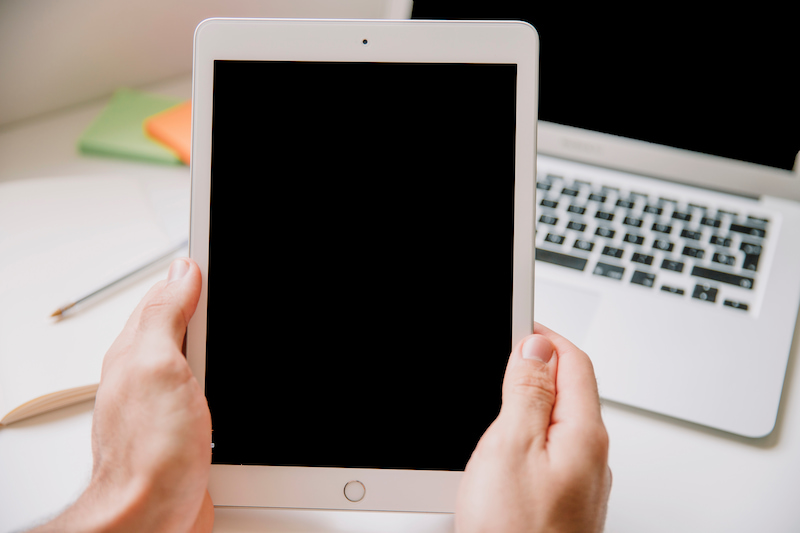 Khởi động lại iPad