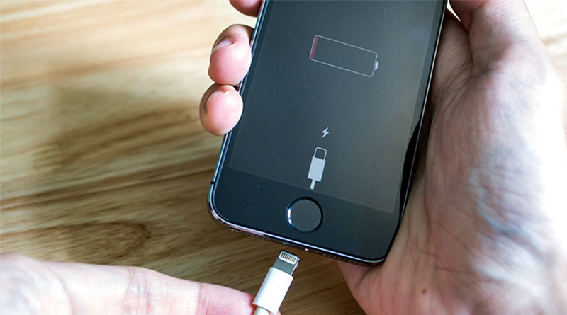 iPhone đang sạc bị dừng thì nên sử dụng nguồn điện ổn định hơn