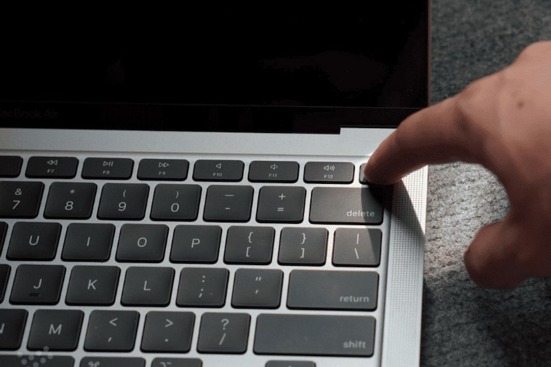 Tắt nguồn Macbook